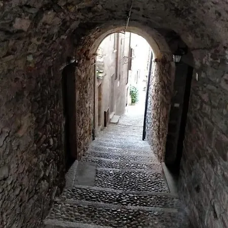 La Tana Al A Due Passi Dal Menaggio